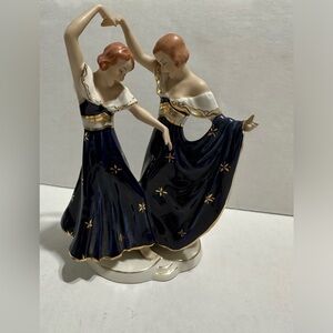 Art Deco the dancing sisters